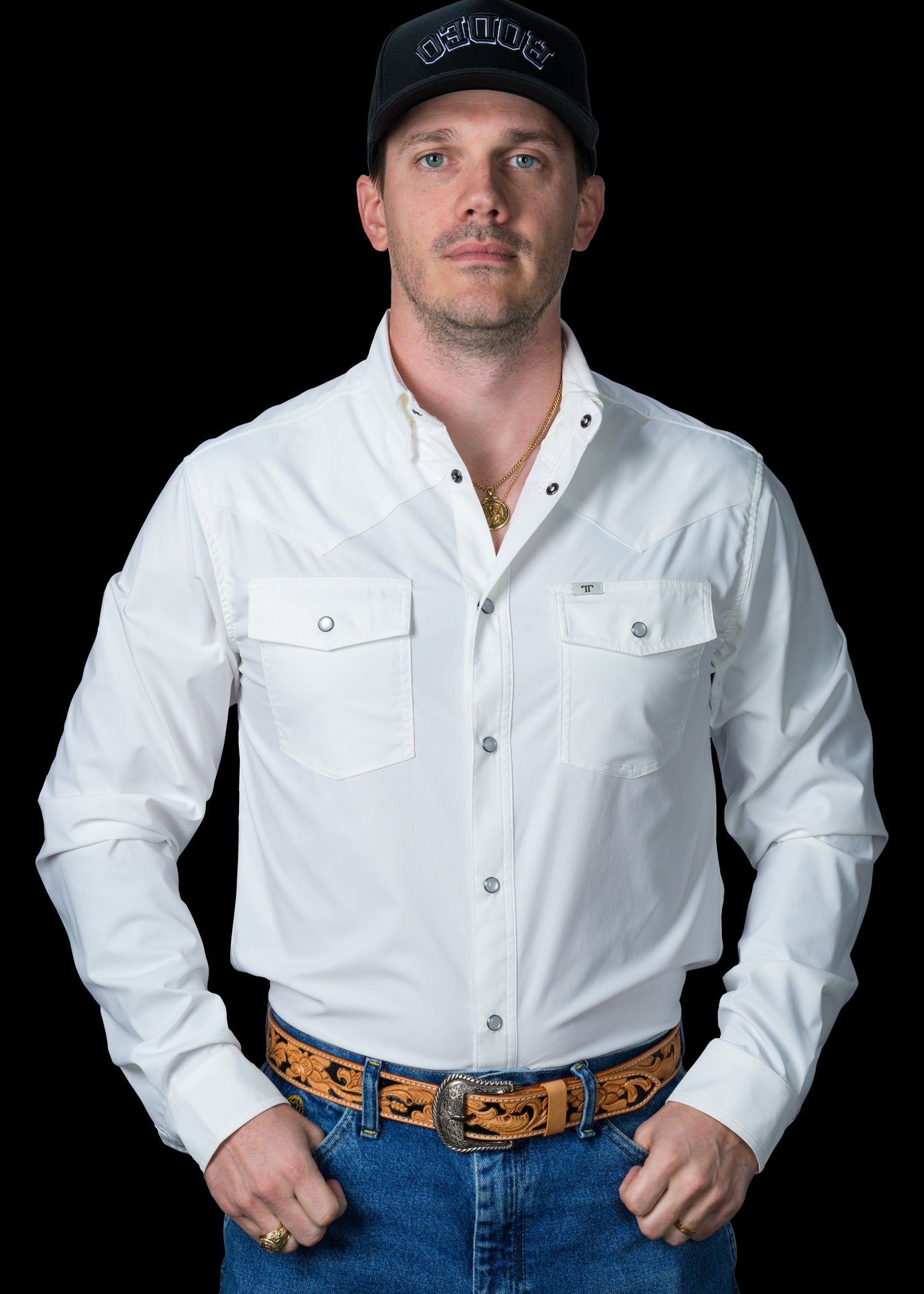 CORE - MEN'S WHITE LONG SLEEVE SNAP SHIRT